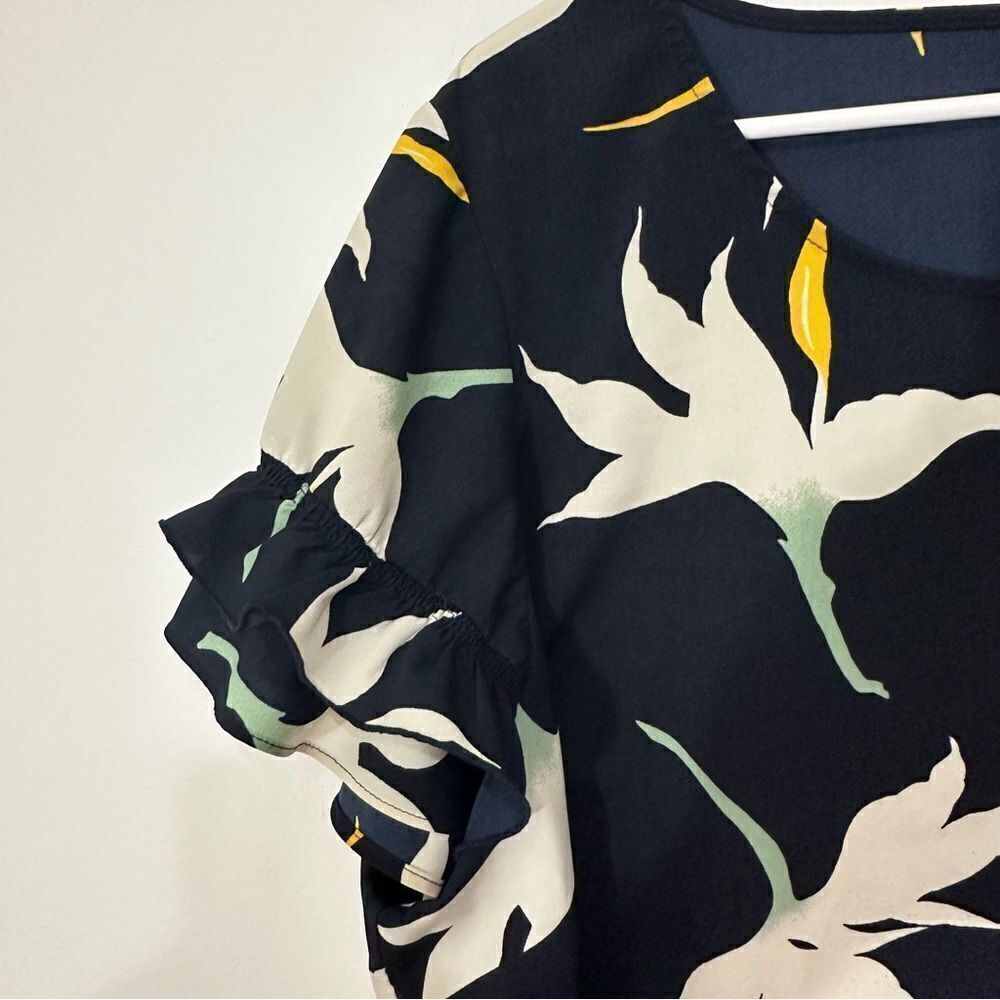 Lane Bryant Navy‎ Floral Tshirt Blouse Tropical Silky 20 - Picture 4 of 5